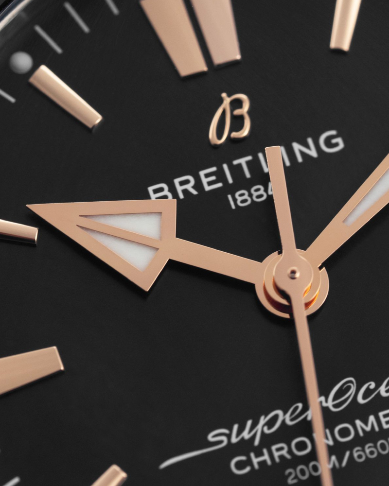 Breitling UB2030121B1A1