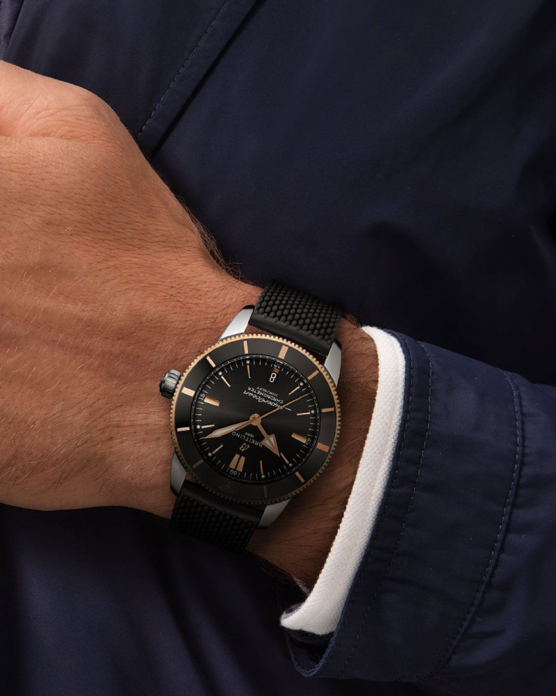 Breitling UB2030121B1S1