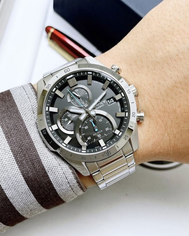 Casio EFR-571D-1AVUEF