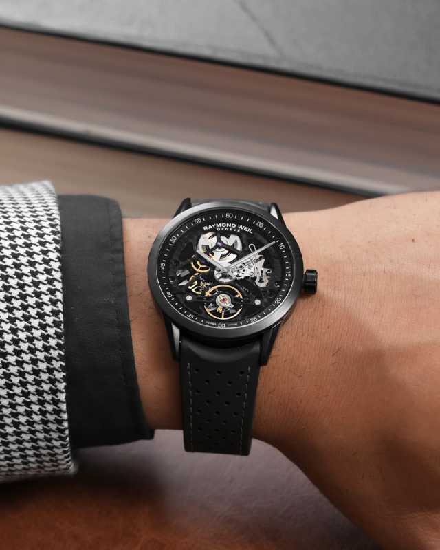 Часы Raymond Weil 2785-BKR-20000