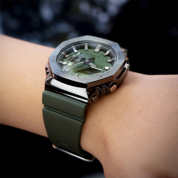 Наручные часы Casio G-SHOCK Classic GM-2100B-3A — купить в