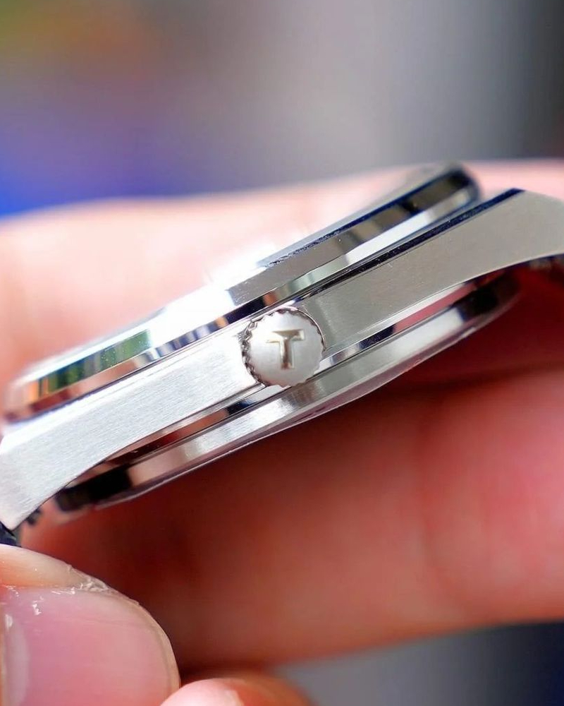 Tissot PRX T1374101604100